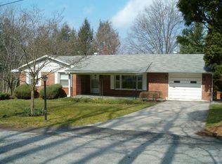 1011 Southwood Ln, Bluefield, WV 24701