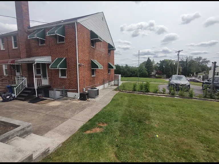 6900 Old Harford Rd — Photo 2