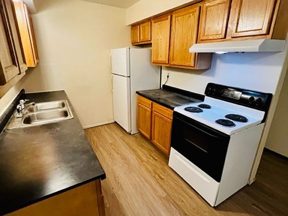 2nd image of 9900 W Fond Du Lac Ave #5