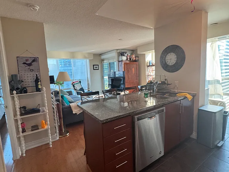 30 Grand Trunk Cres #3806 — Photo 8