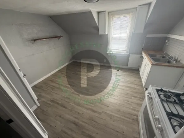 4067 E 57th St, Cleveland, OH 44105