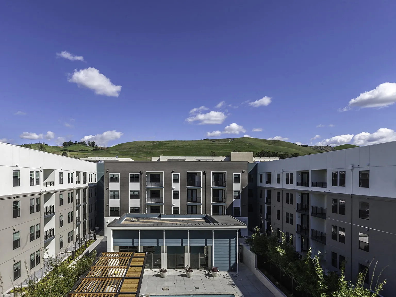 Cadence Apartments — Photo 2