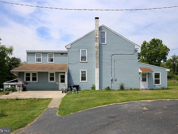 3rd image of 869 Richard Dr