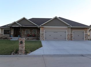 608 Wickersham Dr, McPherson, KS 67460