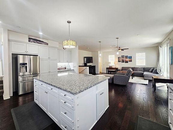 2nd image of 26039 Cypress St Unit 112