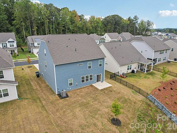 4th image of 299 Hamptons Cove Rd