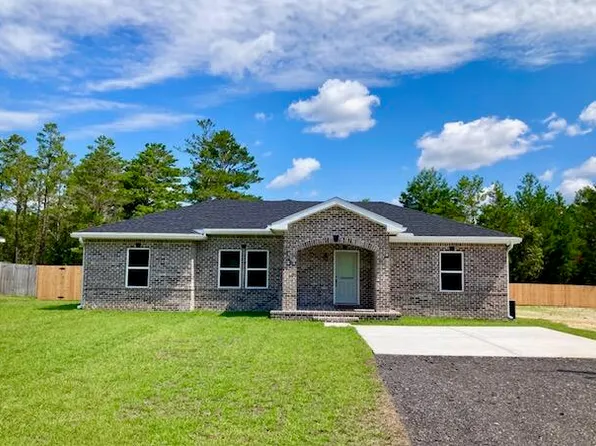 169 E Honeysuckle St, Defuniak Springs, FL 32433