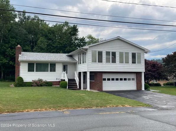 12 Lord Ave, Carbondale, PA 18407