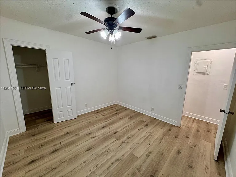 2240 NE 171st St #11 — Photo 7
