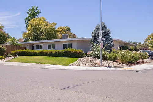 4671 River College Dr Photo 1 4671 River College Dr Photo 1