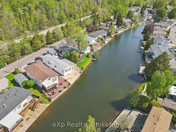 18 Jasper Hts, Puslinch, ON N0B 2J0