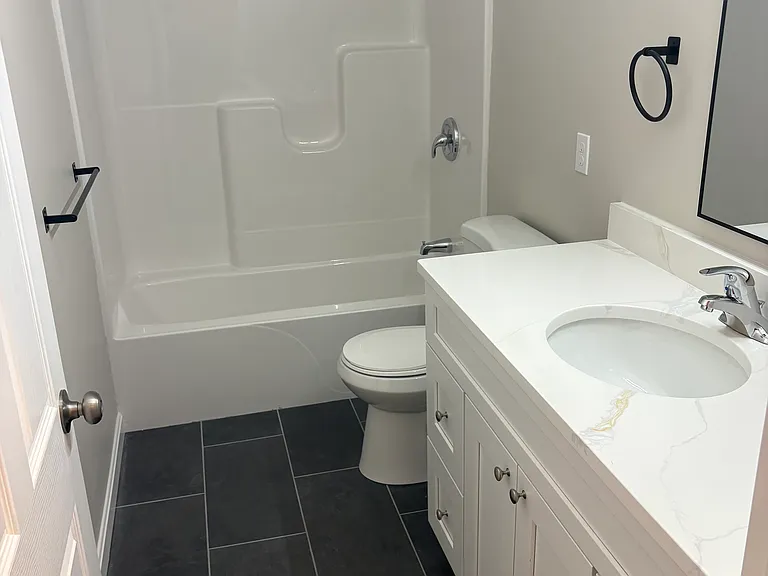 181 Main St #9 — Photo 2