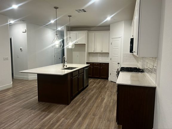 3rd image of 370 N Laverne Ave