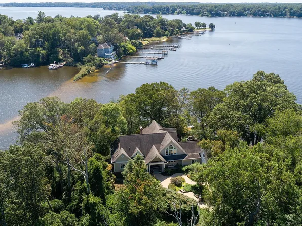 1 Charclavir Ln, Severna Park, MD 21146