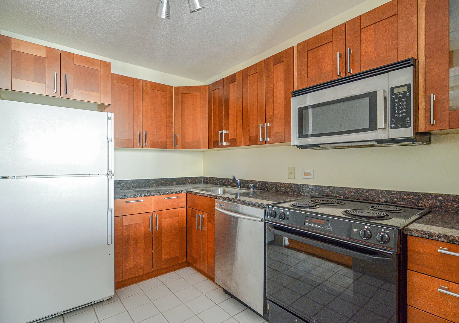 1 bed, 725 sqft, $2,275 — Photo 4