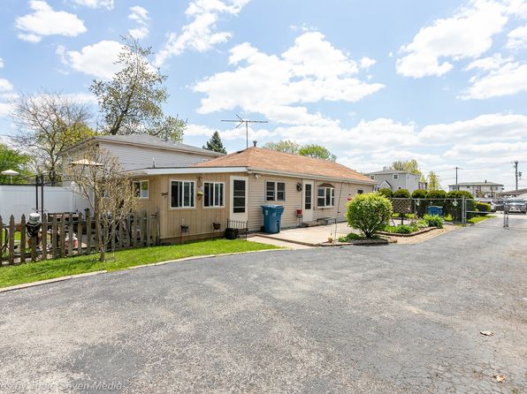7134 W 74th Pl