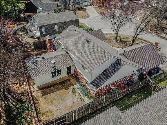 5th image of 1812 Graham Cir