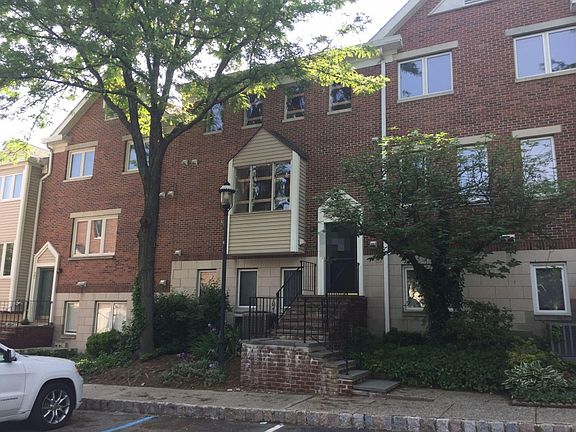 3rd image of 54D Ridgedale Ave