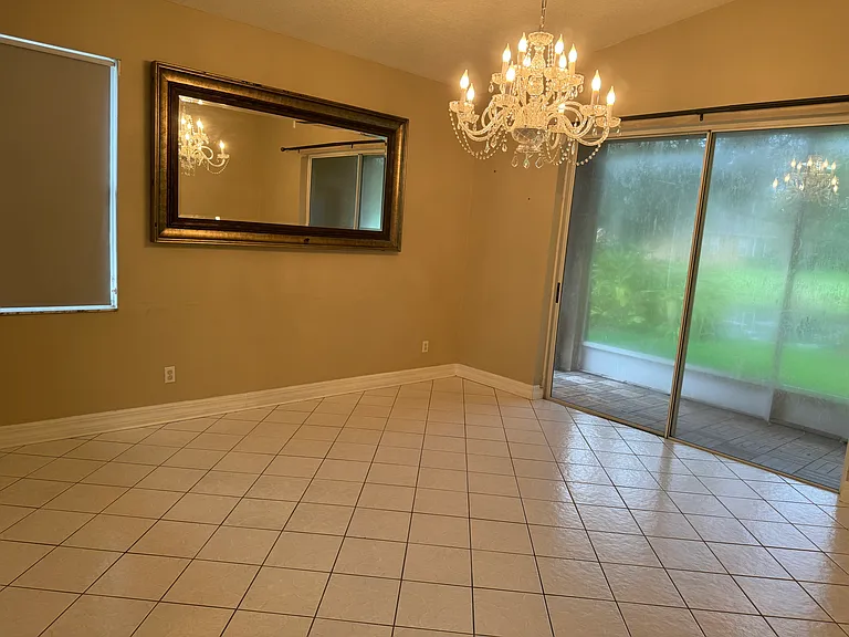 8404 Fenwick Ave — Photo 5