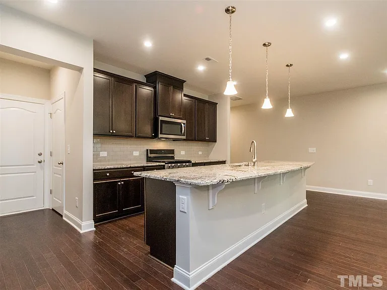 817 Rymark Ct — Photo 15