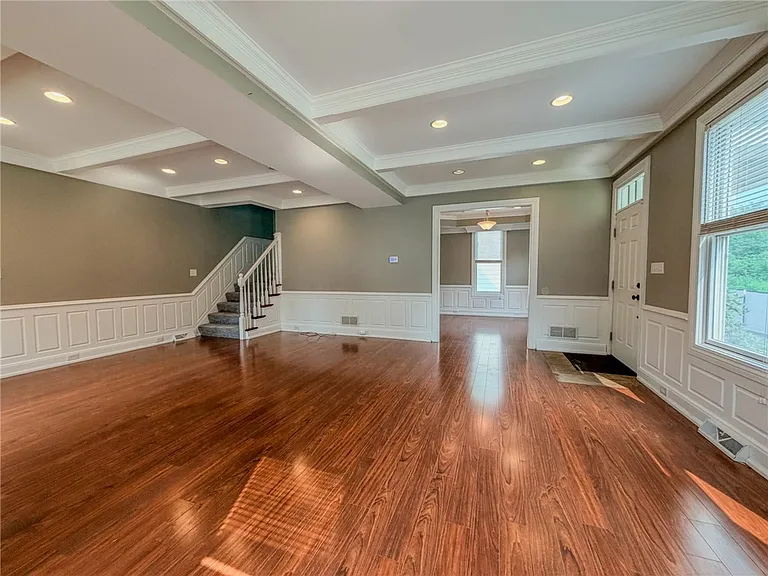 4349 Glen Eden Rd — Photo 5