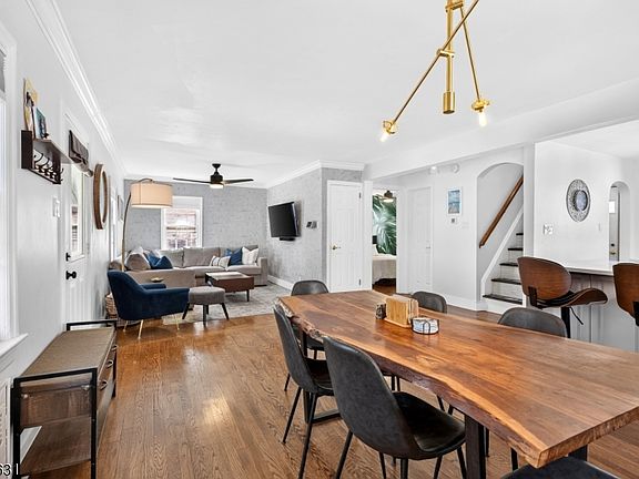 4th image of 15 Edison Ave