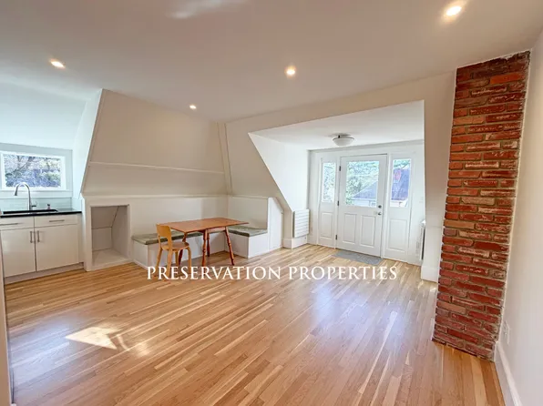 10 Dexter Rd, Newtonville, MA