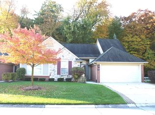 5552 Woodview Dr, Sterling Heights, MI 48314