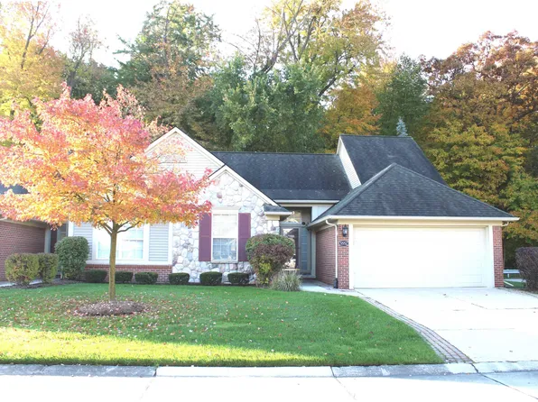 5552 Woodview Dr, Sterling Heights, MI 48314