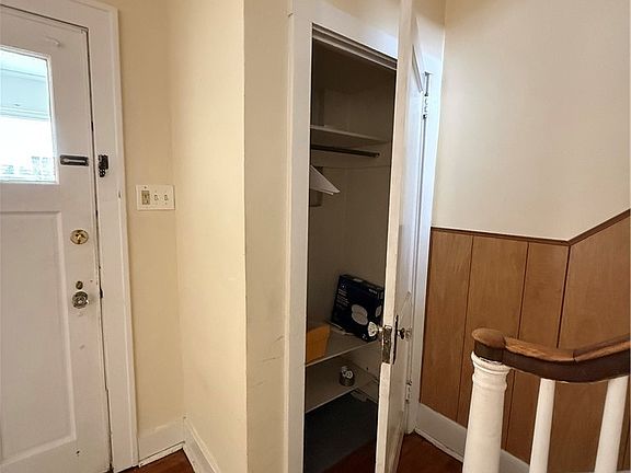 5th image of 2332 Sherbrook St