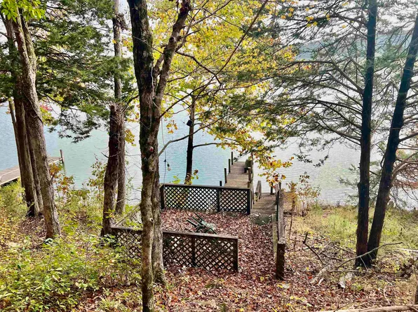 718 Rainbows End End, Russellville, AL 35653