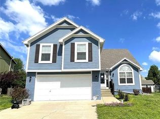 711 Shamrock Ln, Warrensburg, MO 64093