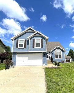 711 Shamrock Ln, Warrensburg, MO, 64093