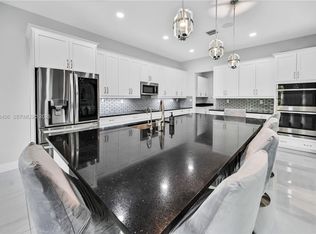 8645 NW 39th Ct, Coral Springs, FL 33065