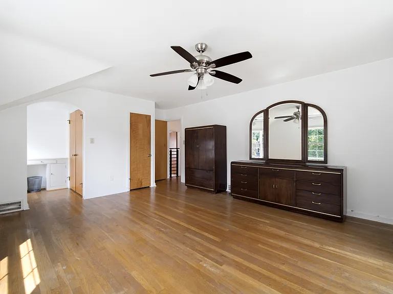4437 Groveland Rd — Photo 24