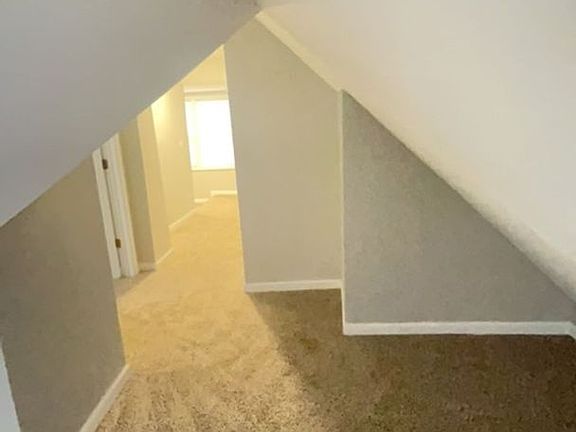 5th image of 301 E 7th St