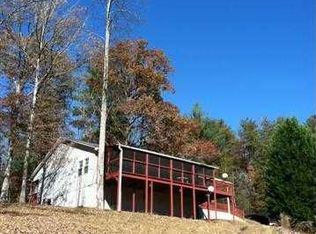 300 Mandys Cove Dr, Demorest, GA 30535