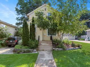 413 S Naperville Rd, Wheaton, IL 60187