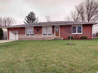 3215 Crestview Dr, Quincy, IL 62301