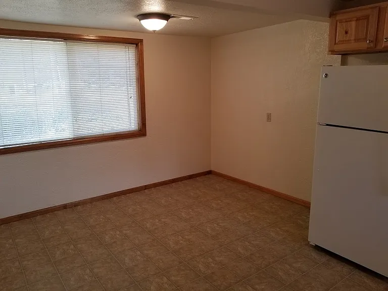 3178 W Pikes Peak Ave — Photo 5