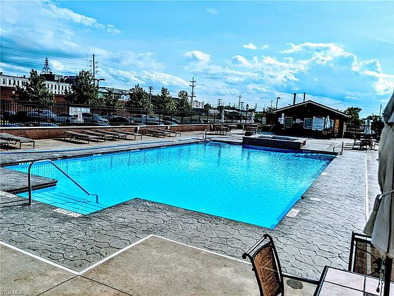 3rd image of 401 W Shoreline Dr Unit 306
