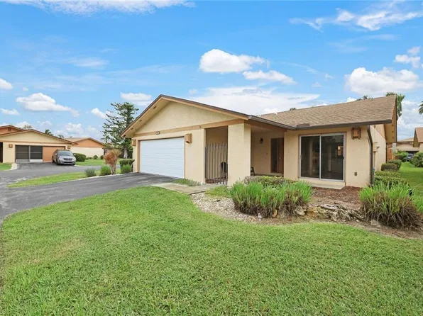 6474 Royal Woods Dr, Fort Myers, FL 33908