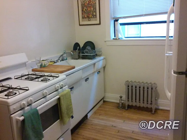 1370 W Greenleaf Ave #2S — Photo 6