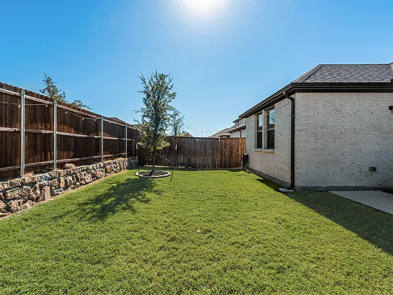 5011 Emerald Hill Dr — Photo 35