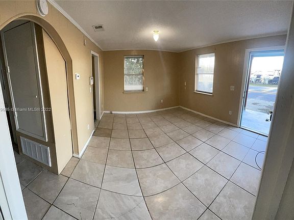 2nd image of 230 Weis Ln #B