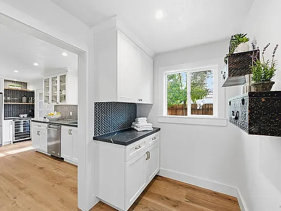 Pantry, extra Storage