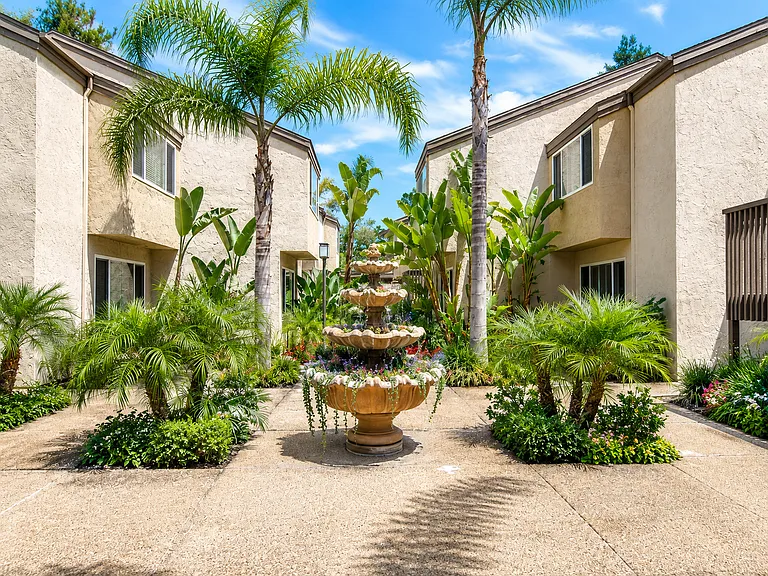 8503 Villa La Jolla Dr #C — Photo 12