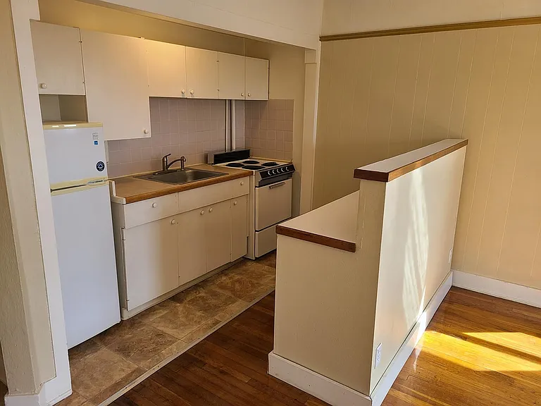Full Galley Kitchen!