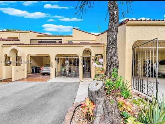 2nd image of 3994 Estepona Ave