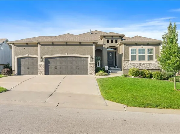 100 SW Meadowbrook Dr, Lees Summit, MO 64082